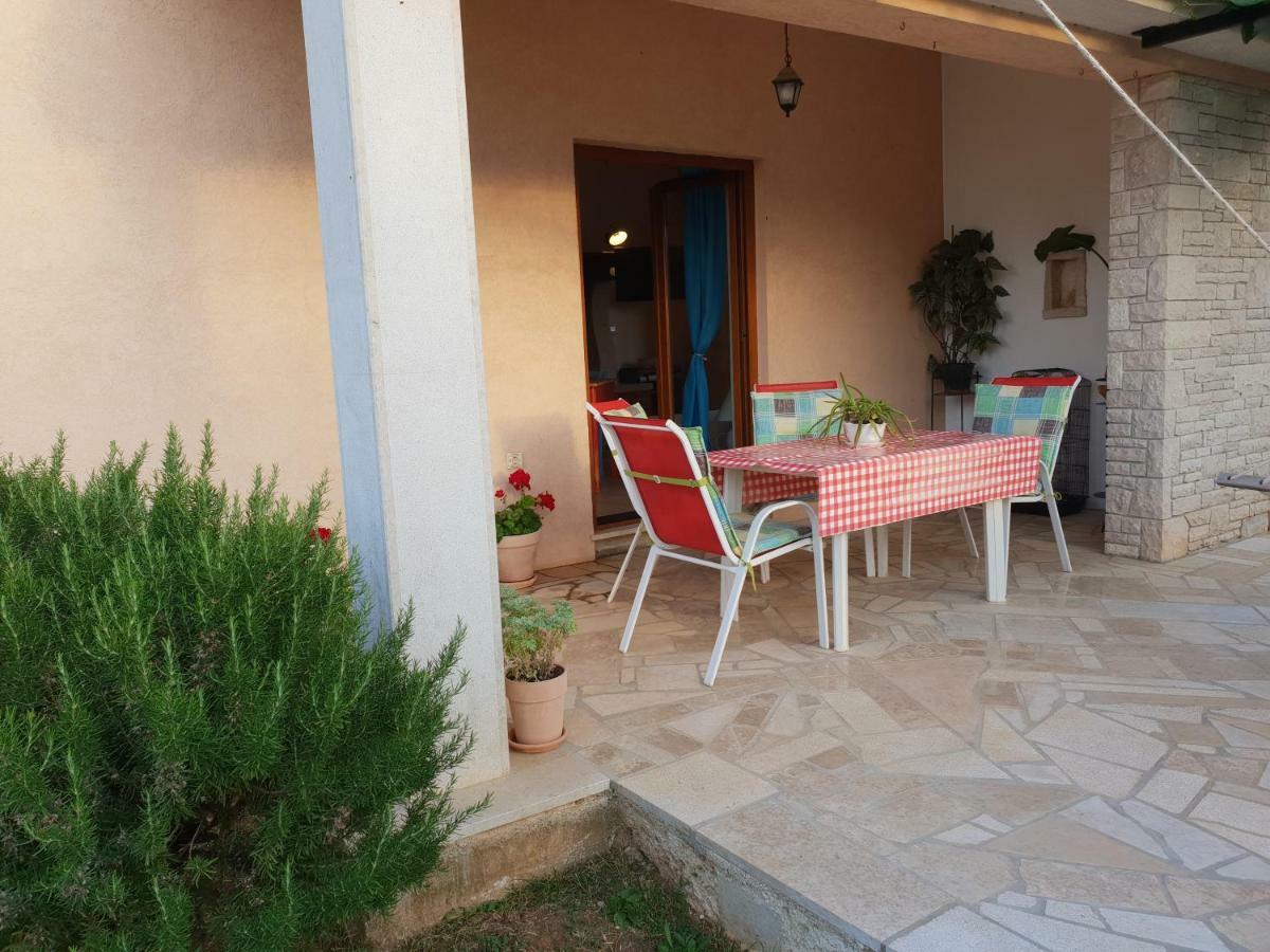 Levanda Appartamento Pola Esterno foto